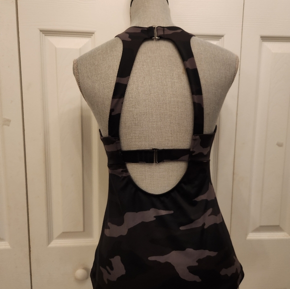 ATHLETA Freestyle Camo  Tankini Top - Picture 4 of 6